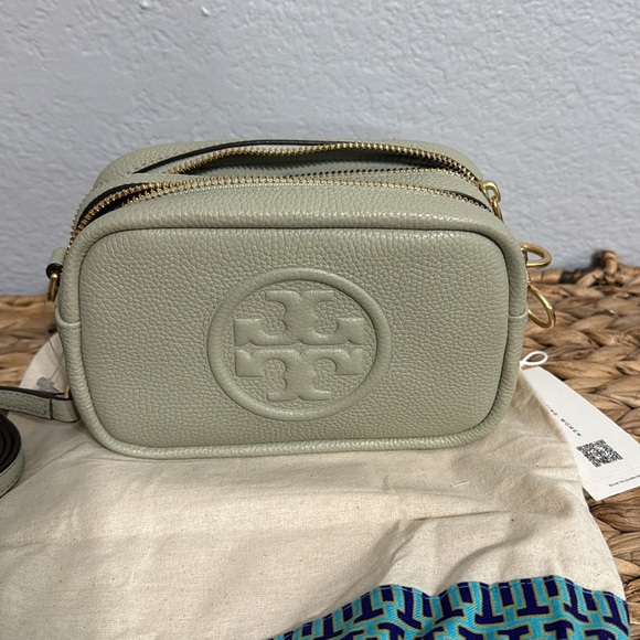 Tory Burch Mint Perry Bomb Mini Bag Crossbody with Embossed Logo - Picture 4 of 9